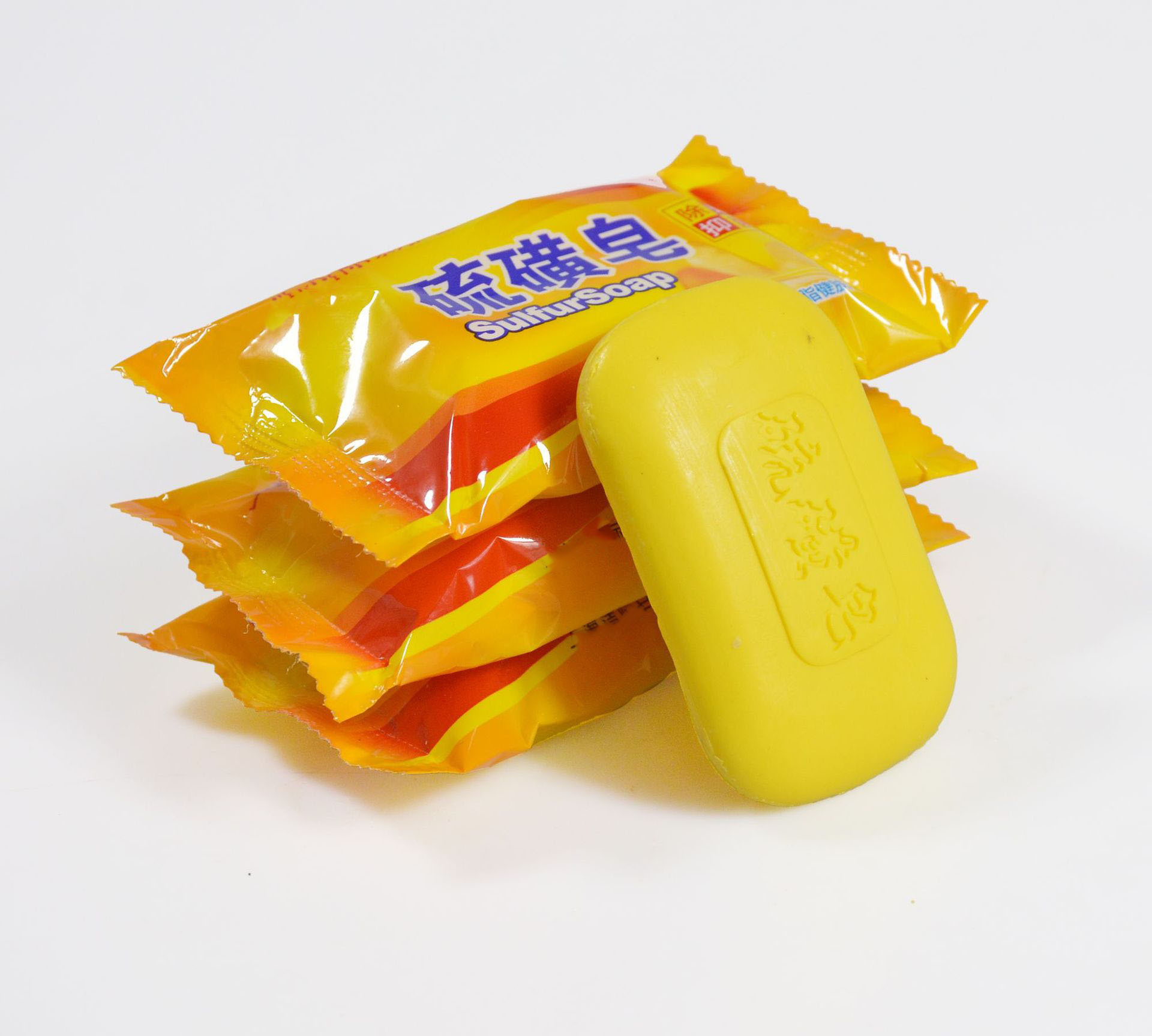 厂家硫磺皂洗脸洗头沐浴香皂去油84肥皂内衣皂硫磺皂批发洗澡