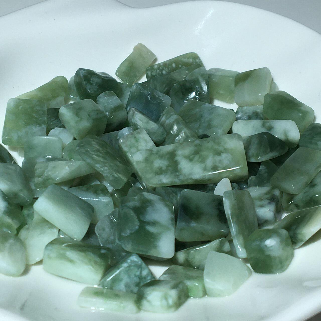 天然岫玉不定型原石 青提奶盖随形原料 岫玉碎料 大量现货供应