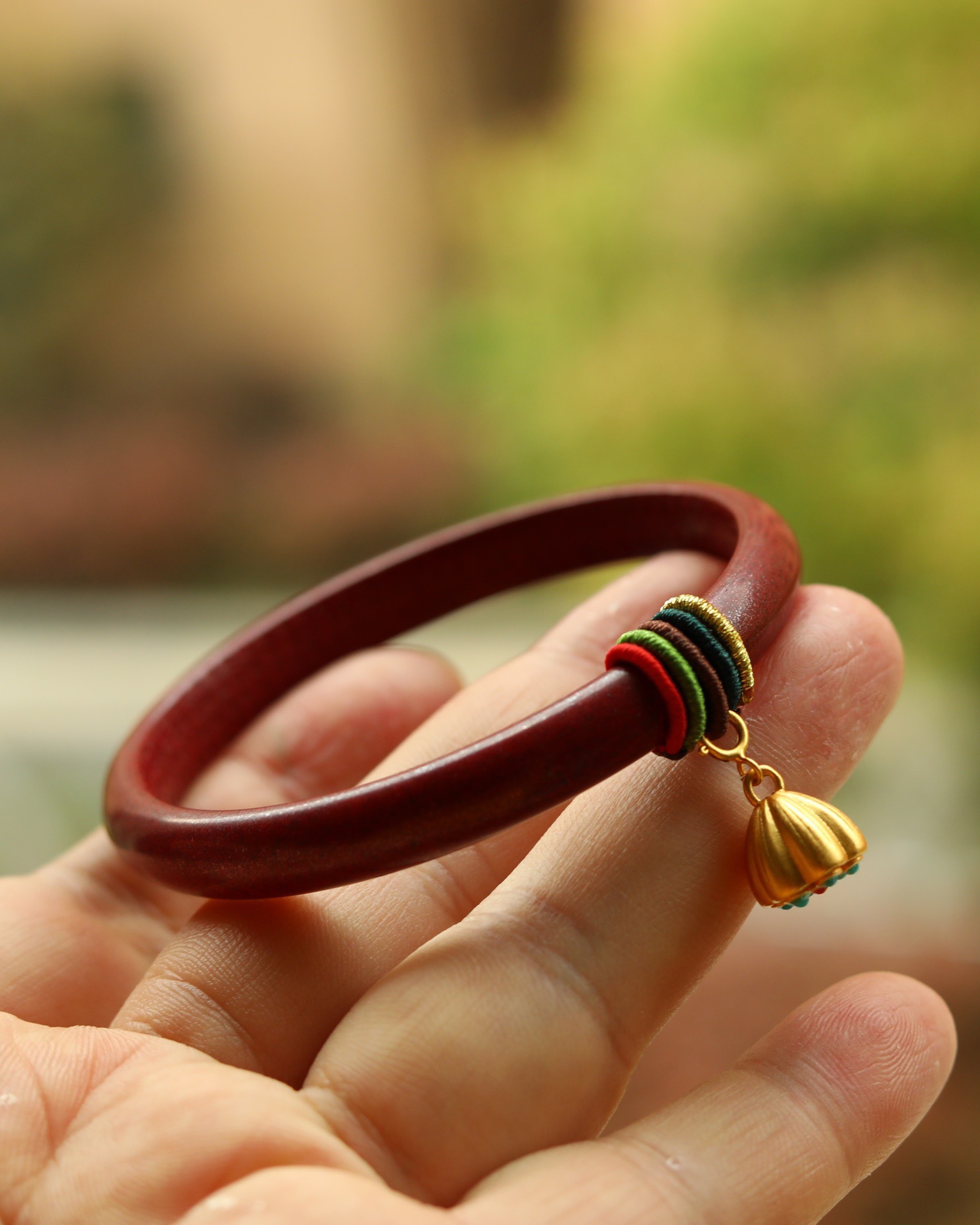 天然紫金砂手镯朱砂含量高内雕心经搭配非常有特色的彩绳朱砂手镯