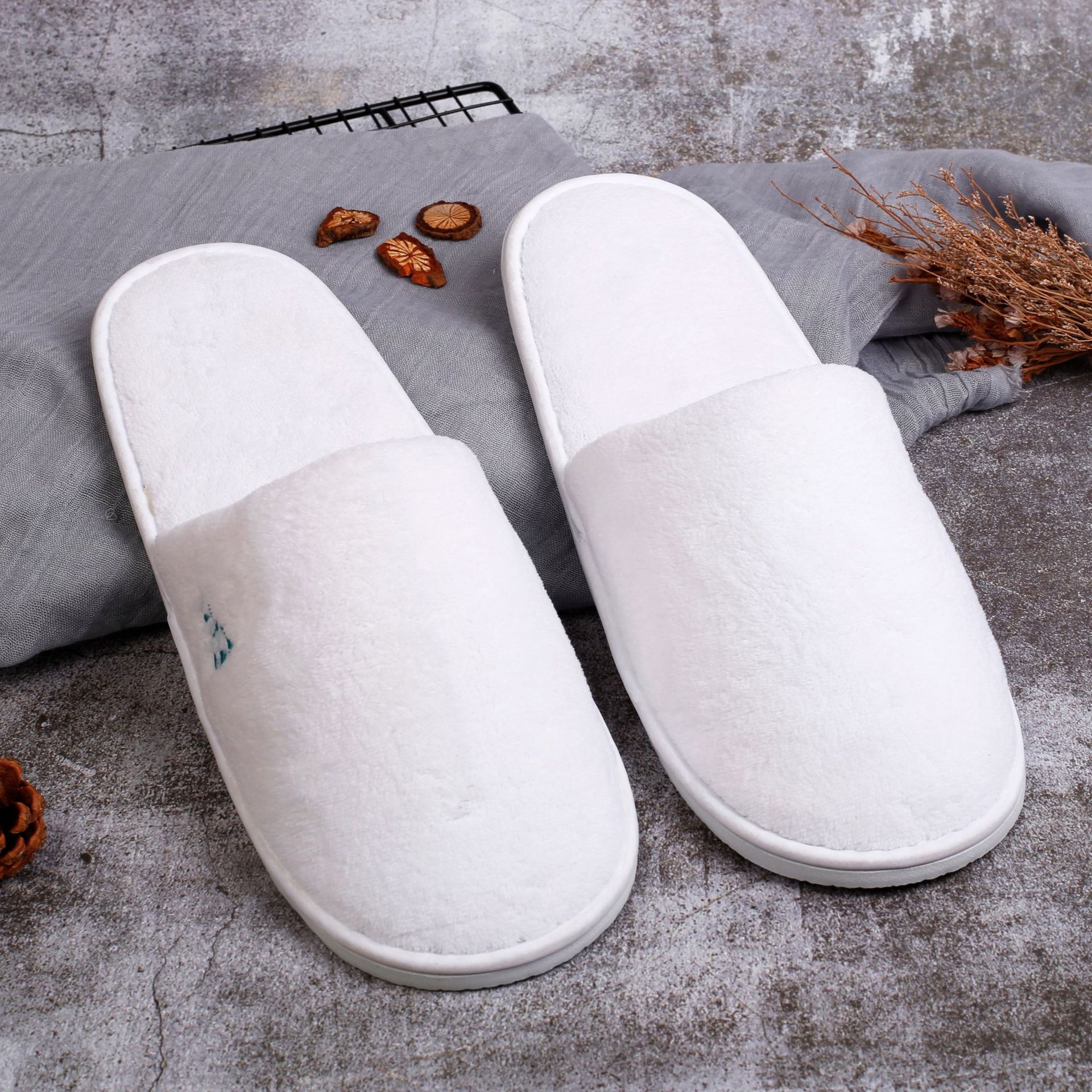 一次性居家待客拖鞋加厚鞋底8mm珊瑚绒拖鞋美容院一次性拖鞋定制