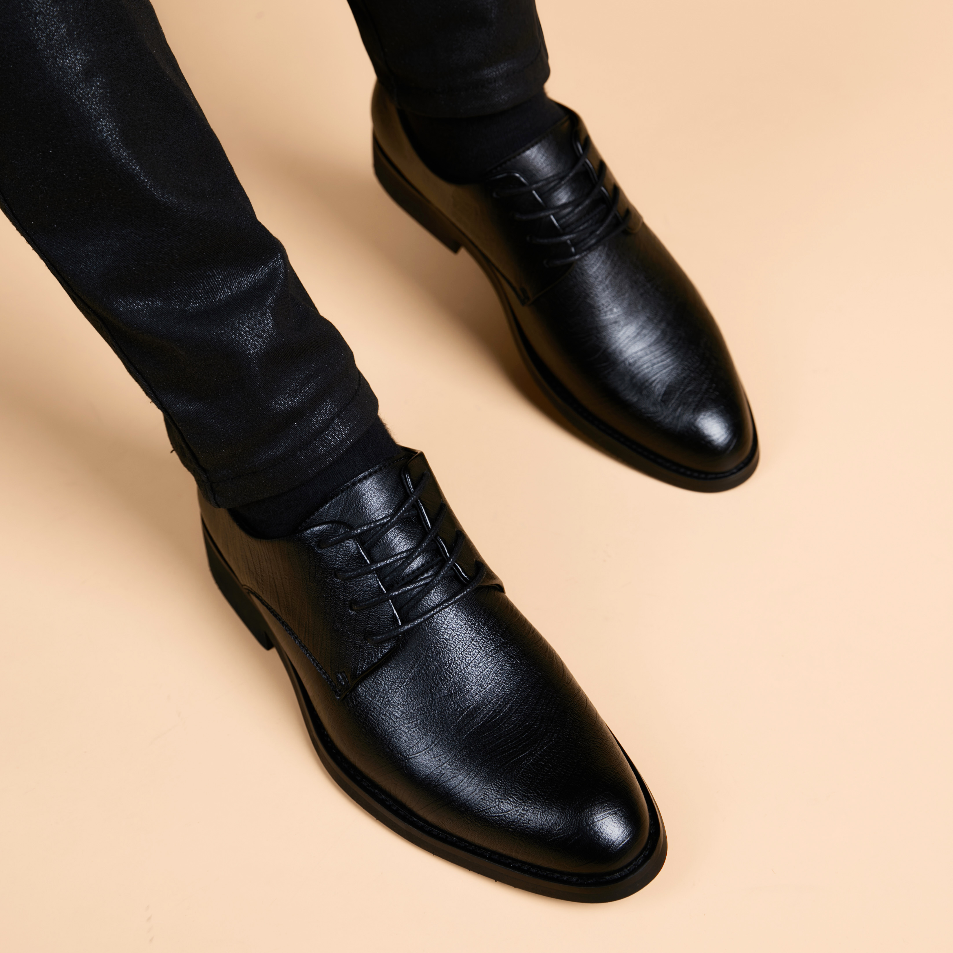 皮鞋男商务正装秋季尖头英伦休闲青年男鞋韩版内增高潮流鞋男