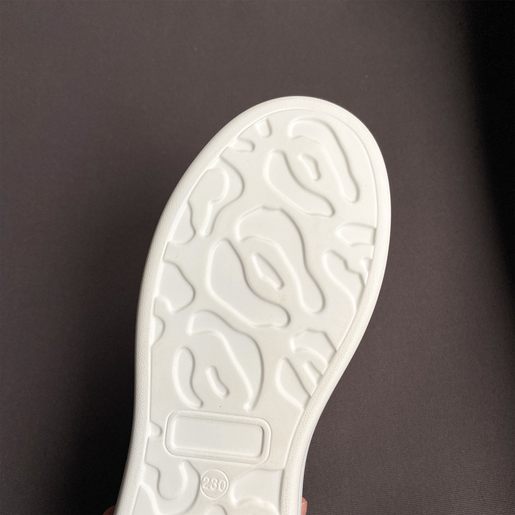 2021新款麦昆小白鞋女内增高真皮运动板鞋小码大白鞋31 32 33厚底