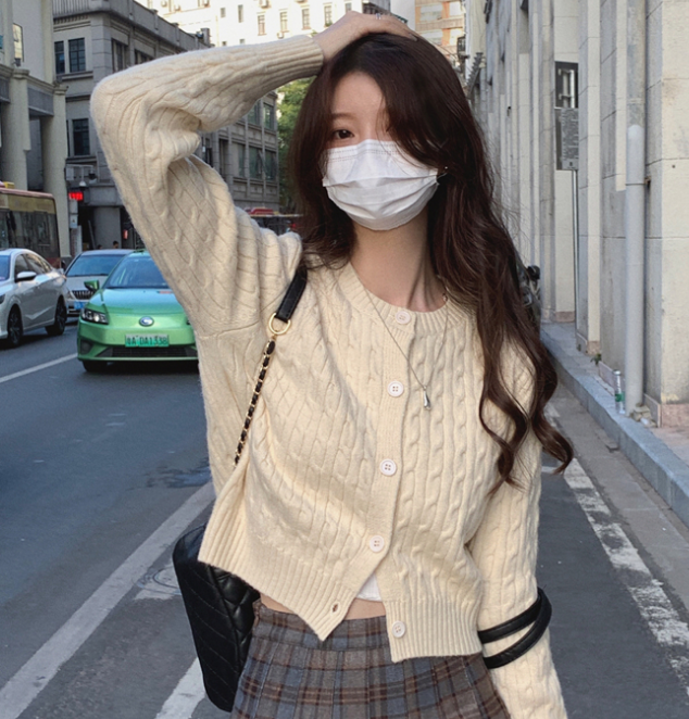 复古短款麻花毛衣外套女春秋本命年氛围感小个子红色针织开衫上衣
