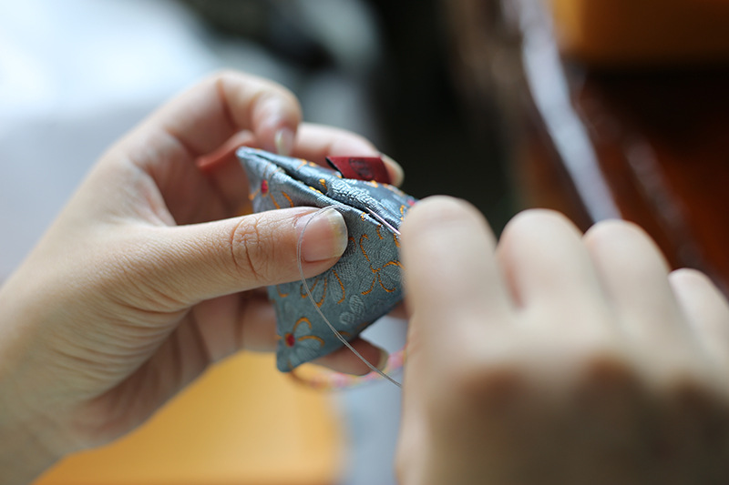 中式手工缝制锦缎三角粽子刺绣防疫香囊花药香包古风布包随身挂饰