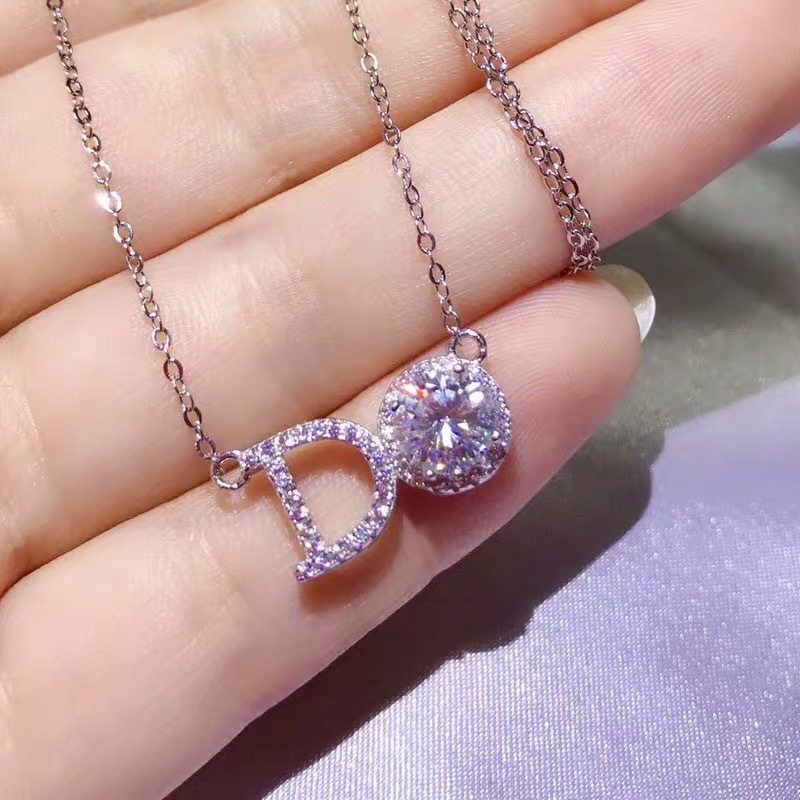 八心八箭2克拉仿真莫桑钻吊坠项链女时尚do款镀18k白金锁骨链批发