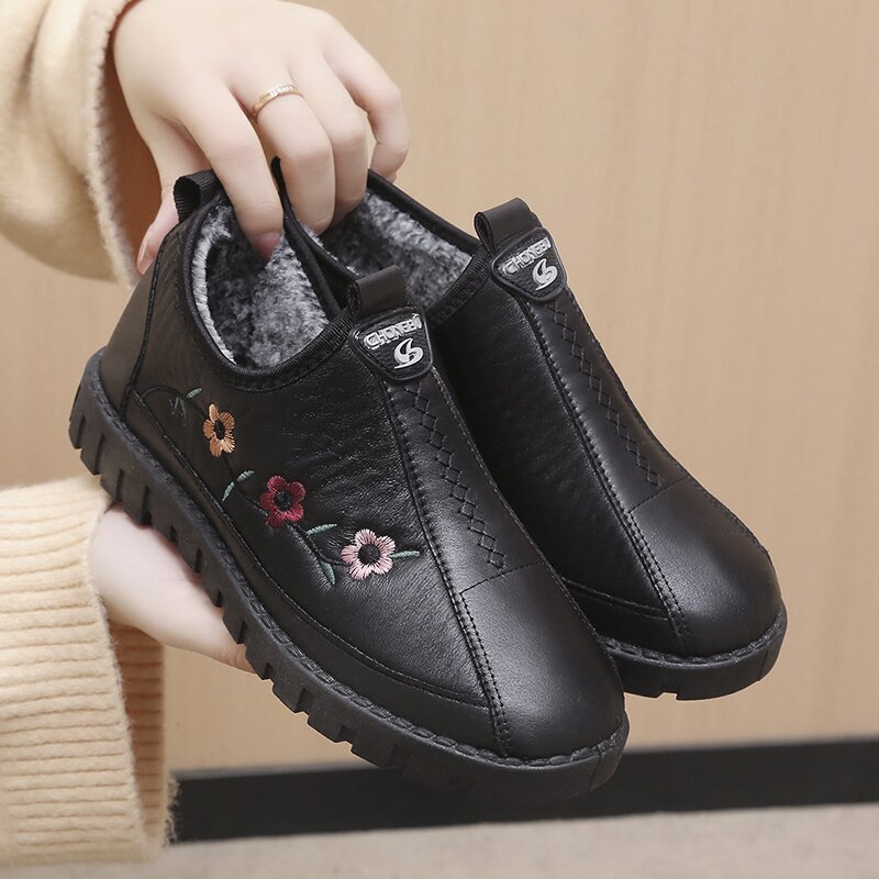 Winter Antislip Old Beijing Cloth Shoes for Women Elderly Cotton-Padded Shoes Fleece-lined Warm Grandma Waterproof Soft-Soled Middle-Aged and Elderly Mom Shoes