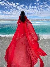 三亚青海湖沙滩裙超仙海边度假连衣裙红色大拖尾沙漠长裙露背拍照