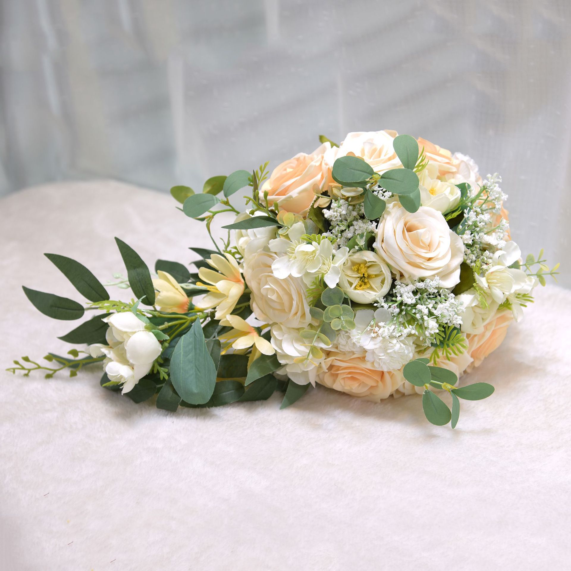 永恒天使947森系户外风格 新娘手捧花 婚庆用品 玫瑰水滴花束