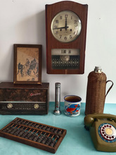 民俗老物件复古怀旧收藏纪念品摆件挂钟收音机老算盘装饰展览道具