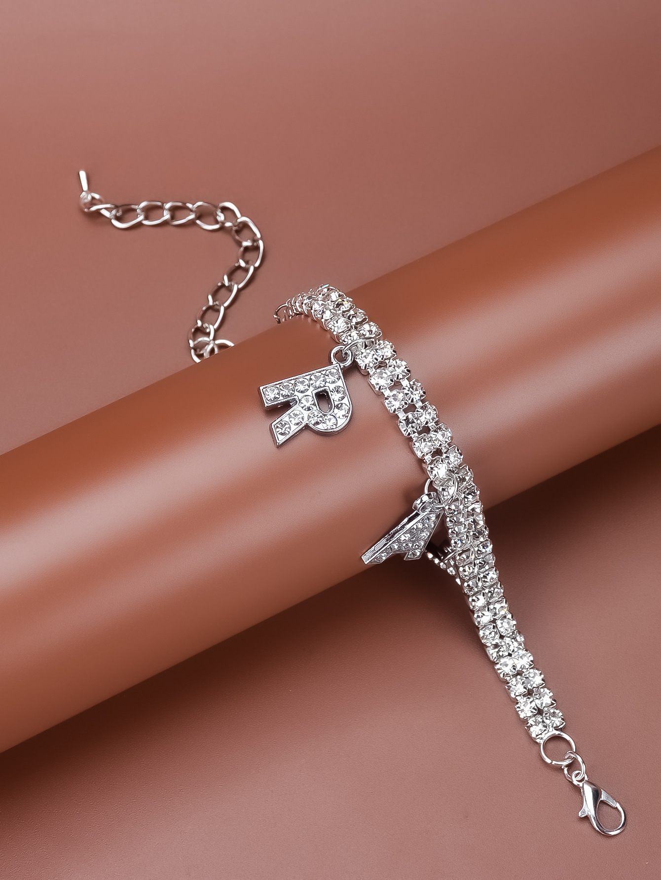 跨境电商热卖欧美流行手饰brat满钻女士个性百搭字母手链直播代发