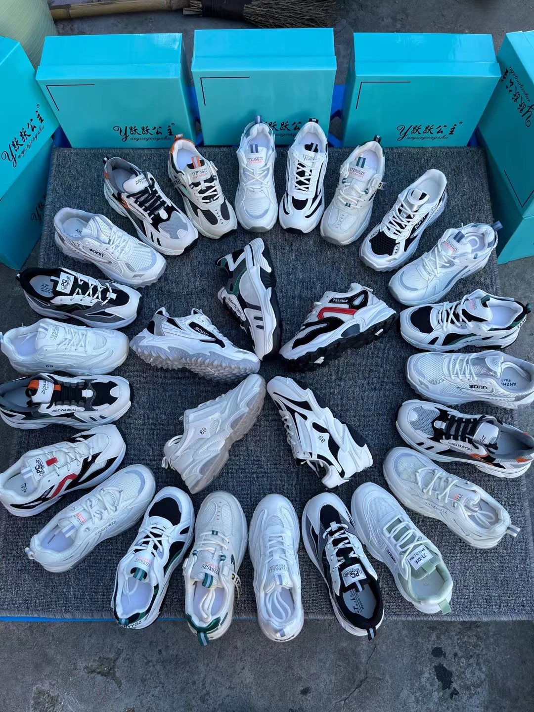 8成交0箱地摊尾货鞋批发男女运动休闲鞋3-20元 库存鞋处理鞋￥2.