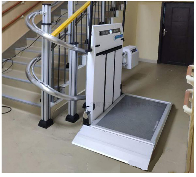 斜挂式升降机轮椅升降平台楼梯上的无障碍设施残疾人1-3楼爬楼机