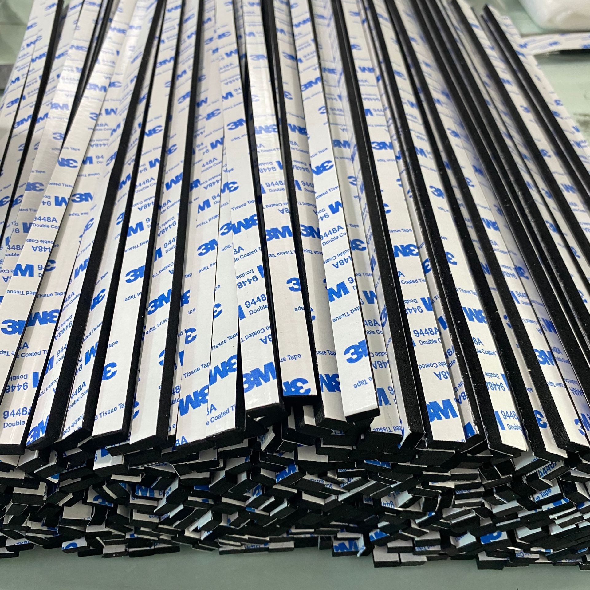 批发自粘黑色eva胶条 双面密封pe防尘棉 电子设备填充减震eva胶垫