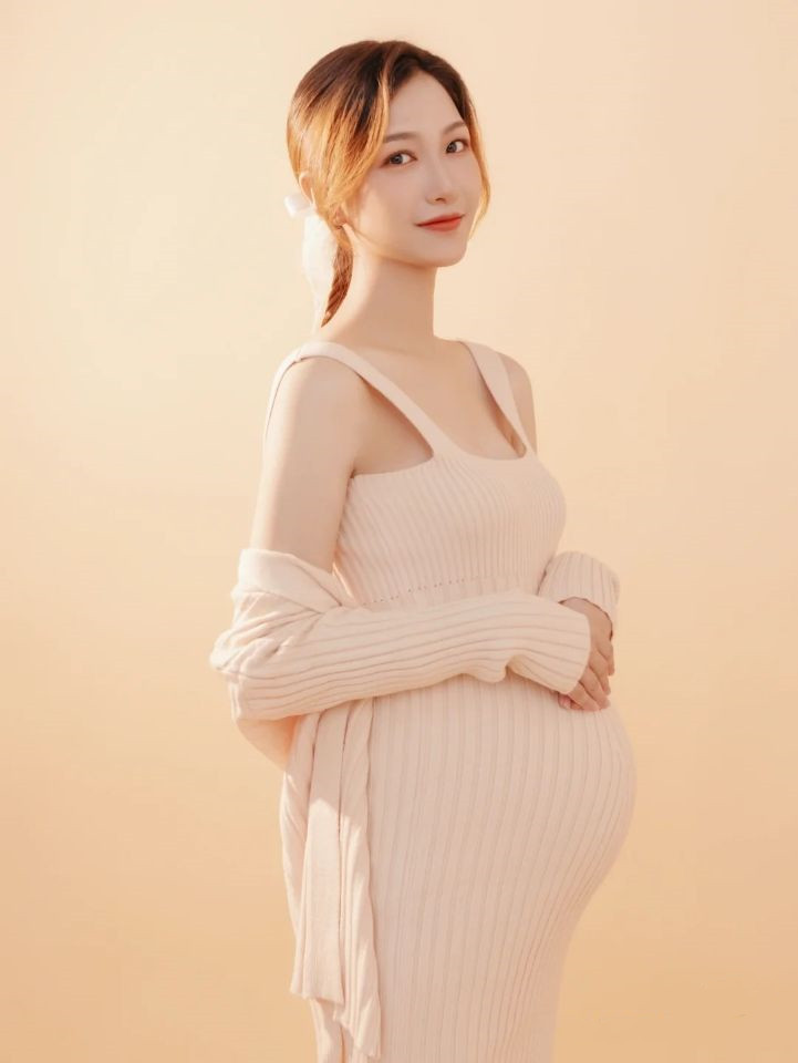 孕妇摄影服装唯美卡其色开衫裙影楼主题写真服装大肚妈孕妇照服装