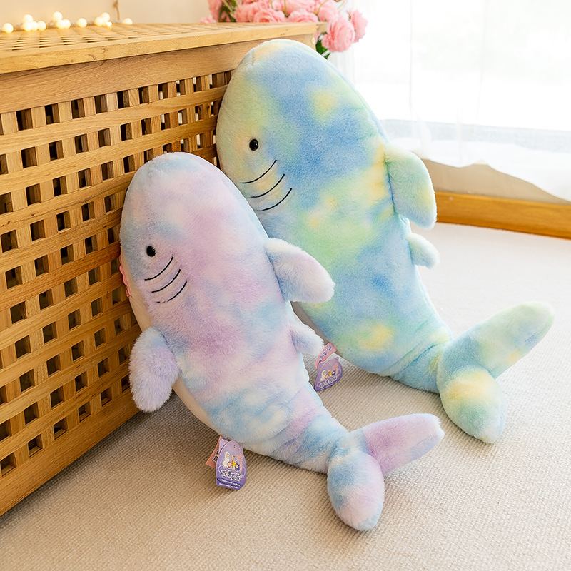新款扎染彩色阿布鲨鱼抱枕可爱毛绒玩具玩偶网红阿呜公仔礼物批发