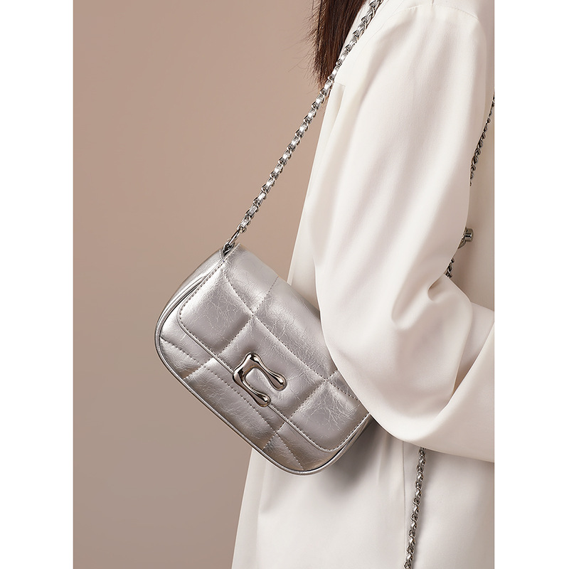 银色包包女士2024新款潮小众设计链条腋下单肩包高级质感斜挎小包