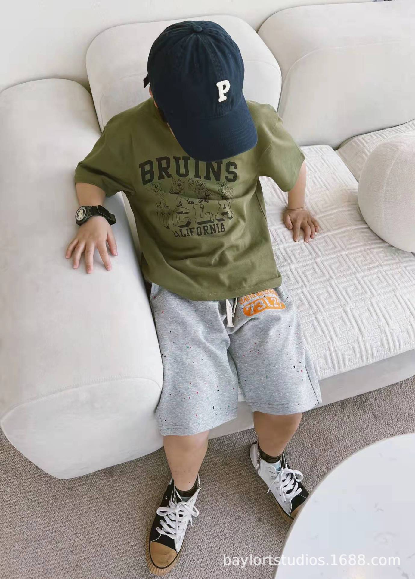 22ss男女童ucla小熊纯棉短袖t 儿童校园风军绿短袖t 纯棉短袖t