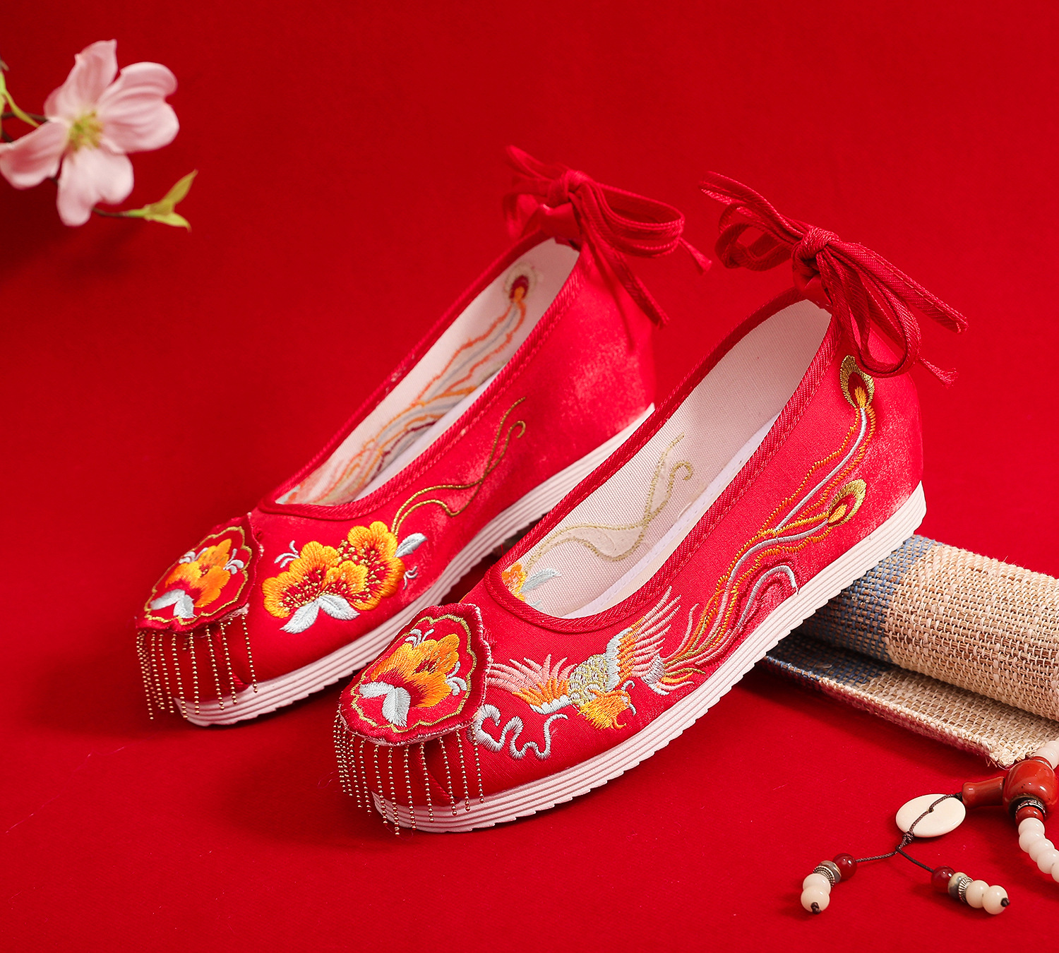 凤凰绣花鞋