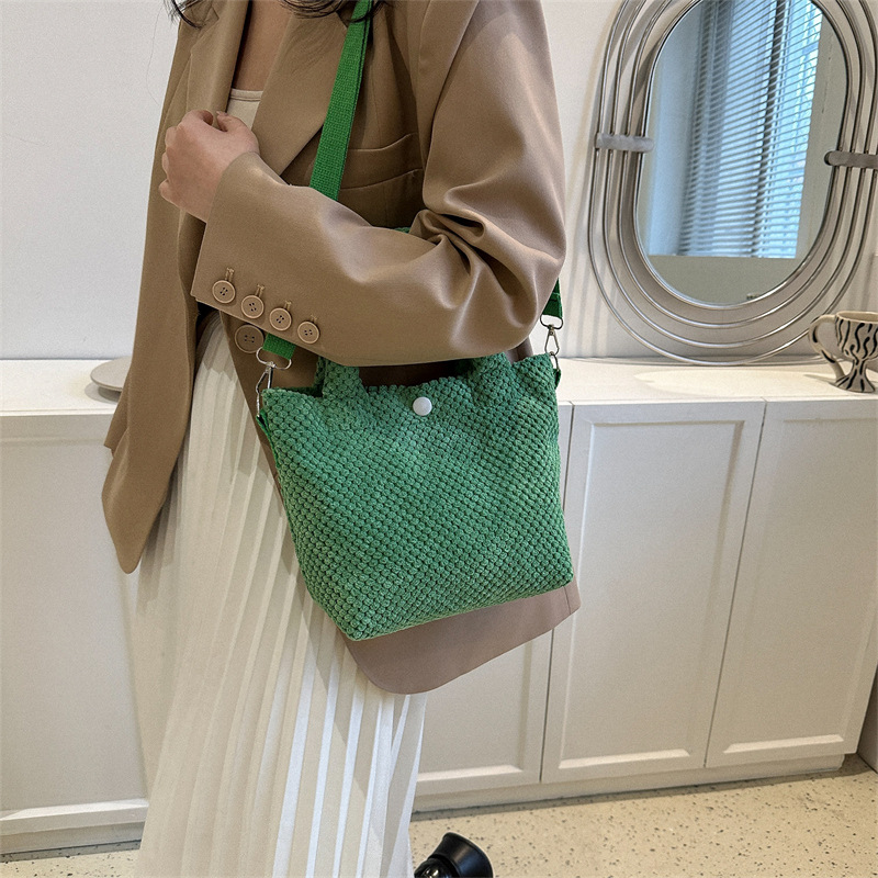 2023 Summer Popular Fashion Large Capacity Plaid Tote Bag Women's Vegetable Basket Portable Shoulder Messenger Bag Wholesale