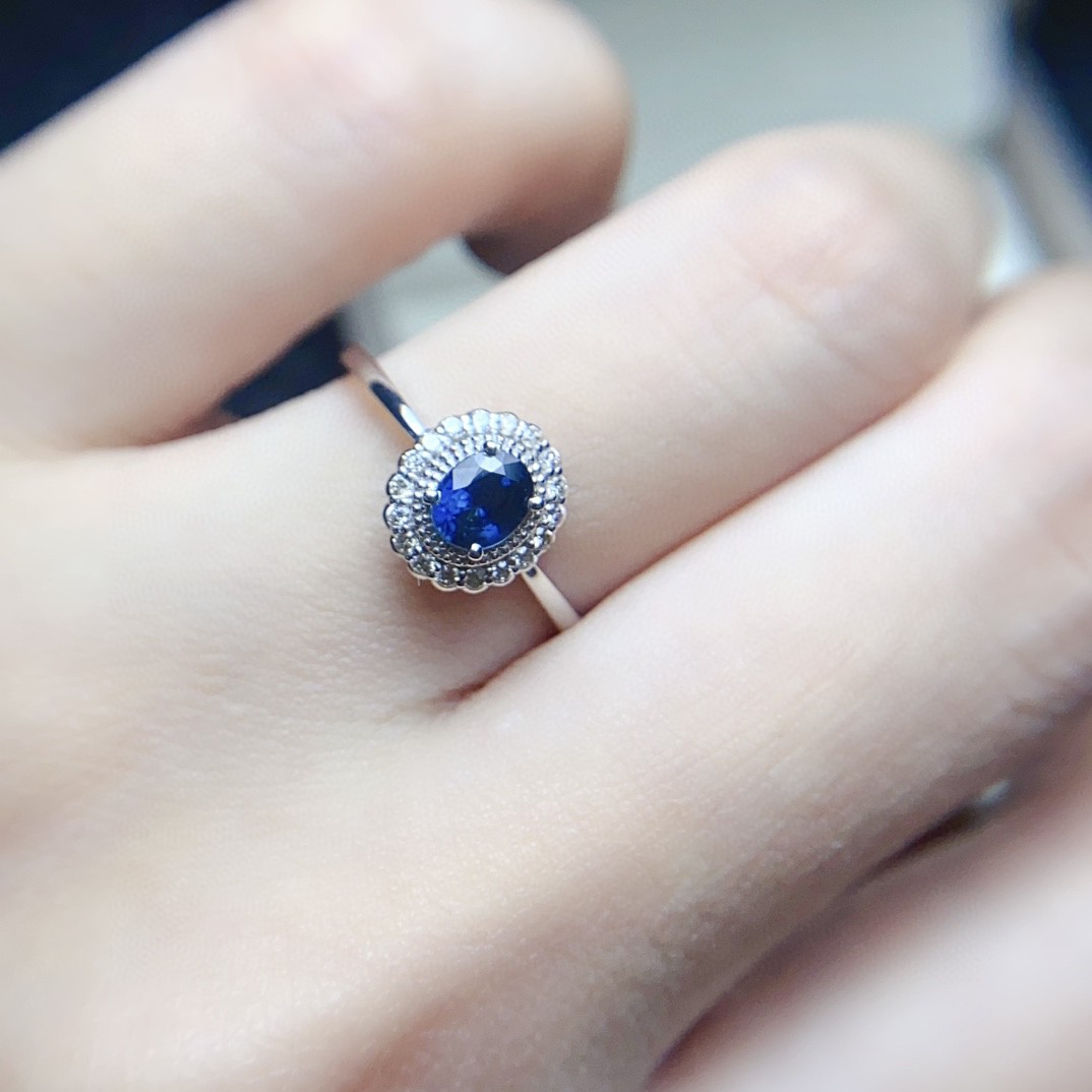 福贝钻珠宝【18k金镶钻石和蓝宝石戒指】总重1.46克主石0.