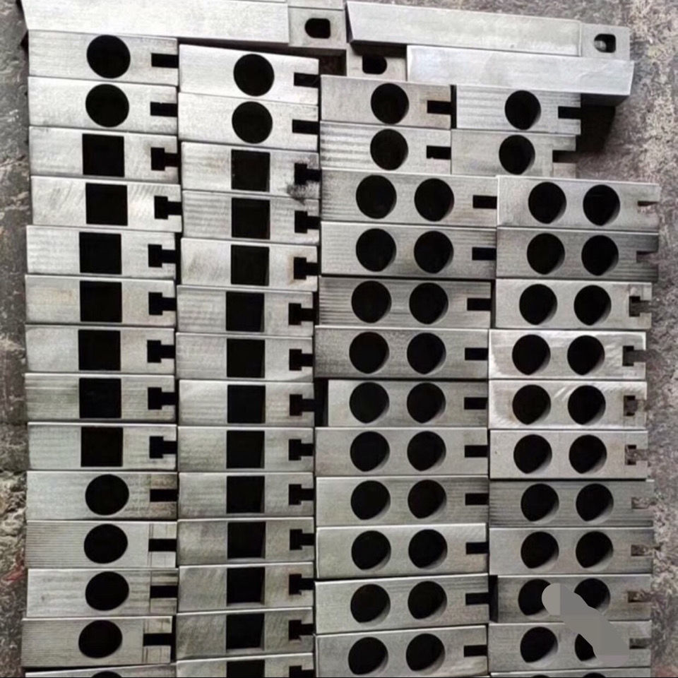 不锈钢冲孔模冲孔机楼梯扶手模具