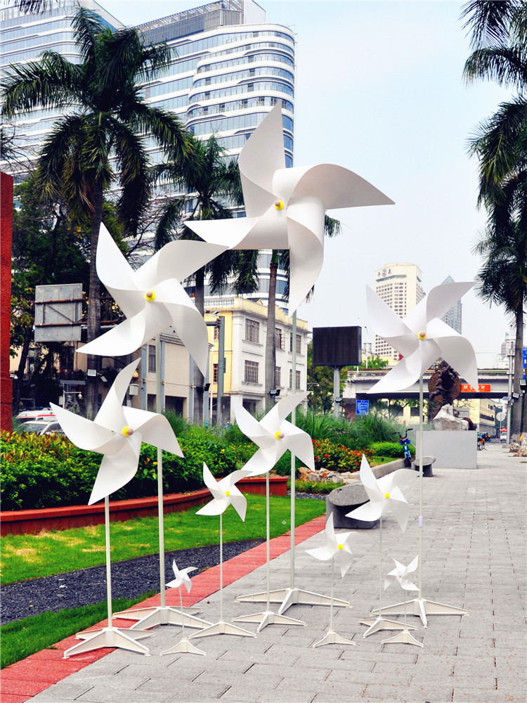 纯白色四叶大风车婚纱拍摄道具风车装饰户外旋转幼儿园玩具小风车