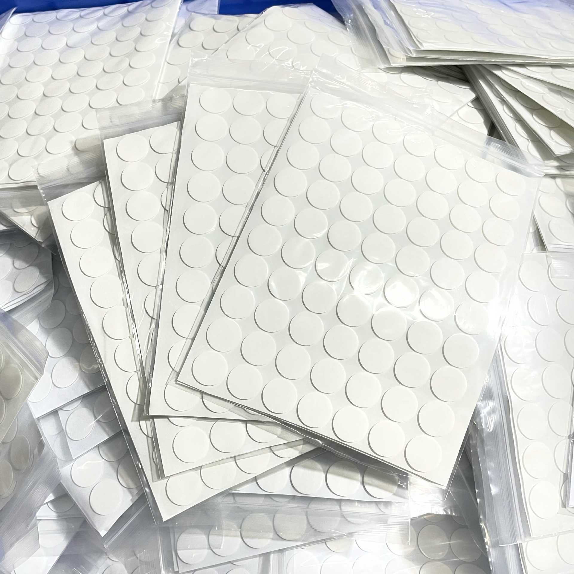 70粒装亚克力圆形无痕透明双面胶防水小胶片多功能防滑高粘胶贴