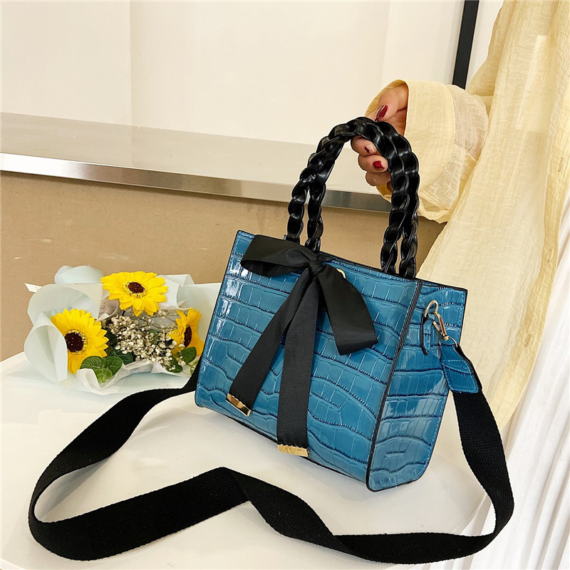 Simple Portable Large Capacity Bag Women's Bag 2021 Trendy New Casual Shoulder Messenger Bag Alligator Print Handbag
