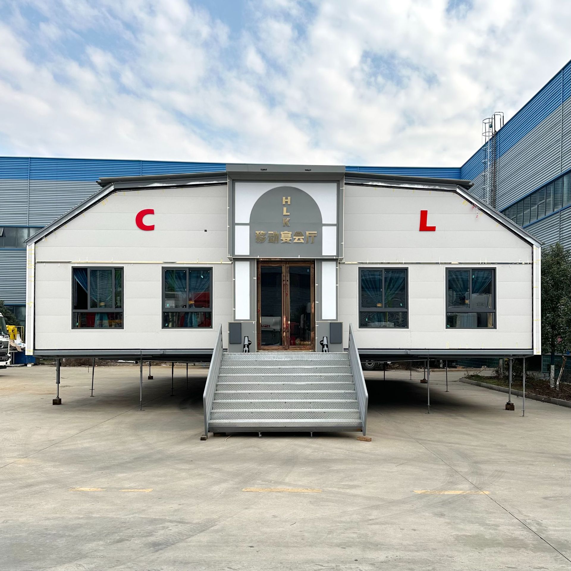 出口外贸移动聚会车 15米半挂集装箱宴会车 流动舞台宴席车