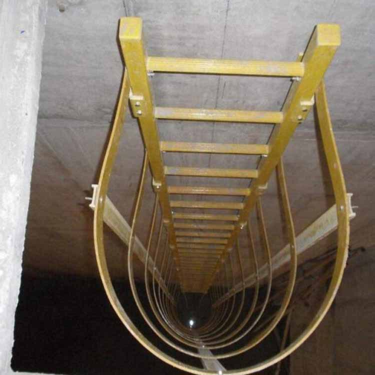 玻璃钢电力检修护笼爬梯隧道涵洞施工输送梯污水井伸缩护笼爬梯