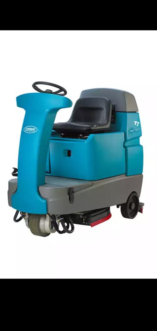 坦能t7驾驶式洗地机适用于工厂生产车间,商场超市,车库等