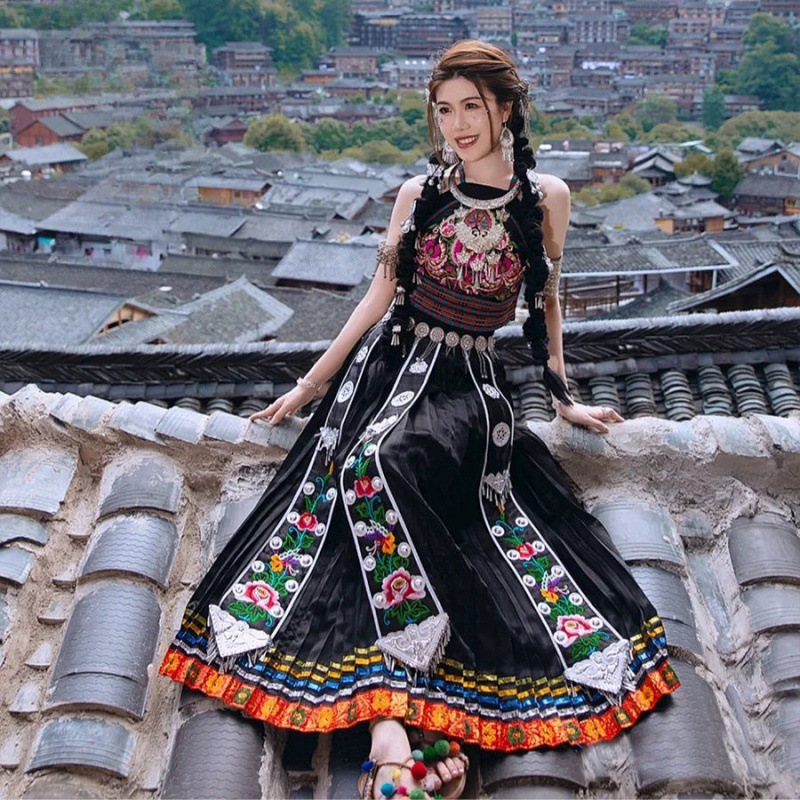 民族风肚兜苗疆异域风情短袖长裙套装贵州旅拍服饰苗族姑娘裹胸女
