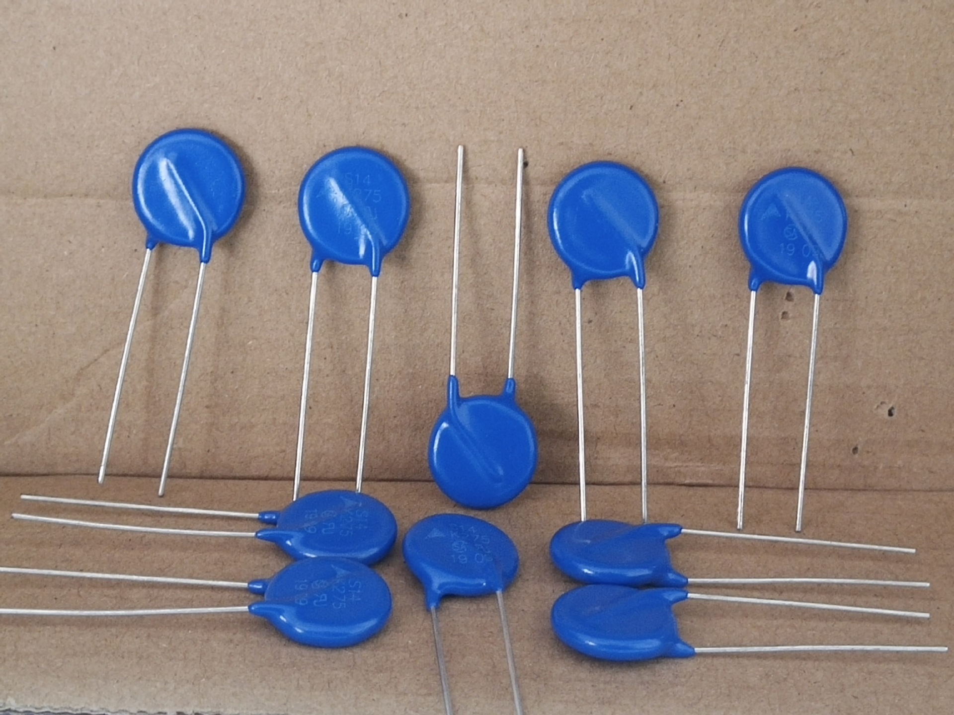 b72220s0681k101s20k68511kv65kaepcos电阻器