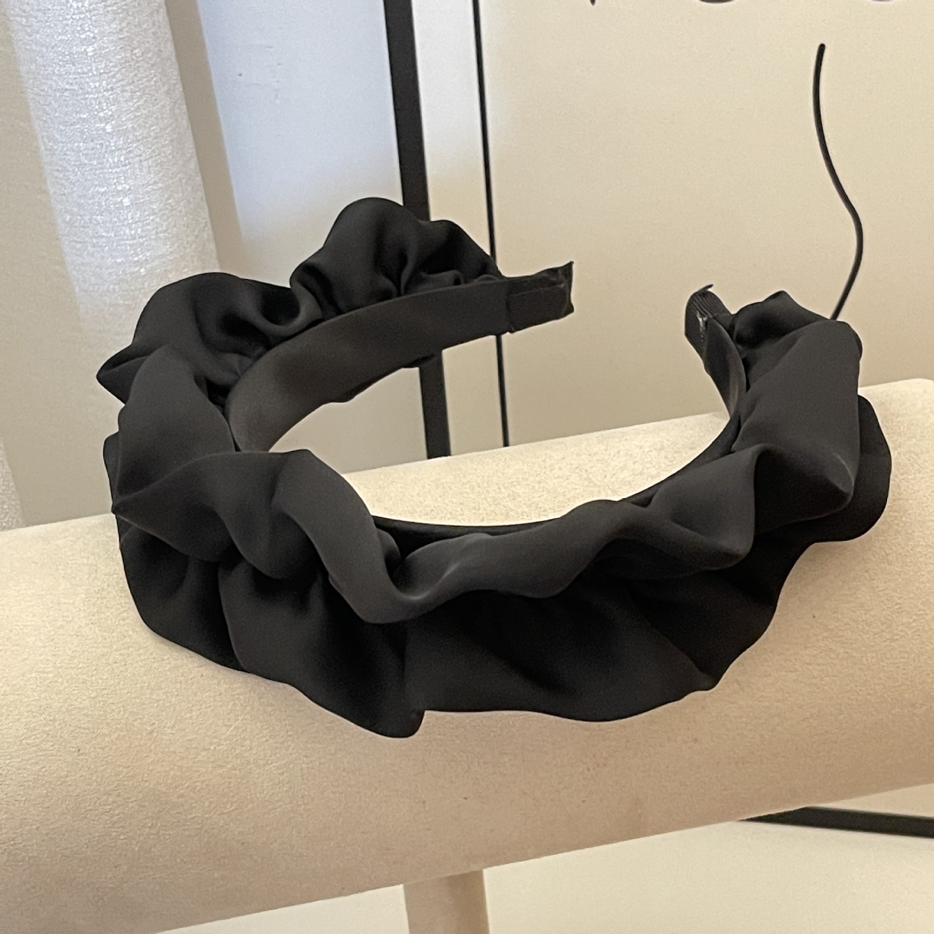 Temperament Black Color & Pleats Fabric Headband Female Headdress Outdoor All-Matching Fashion Wide-Edged Headband Hair Accessories Simple Hairband