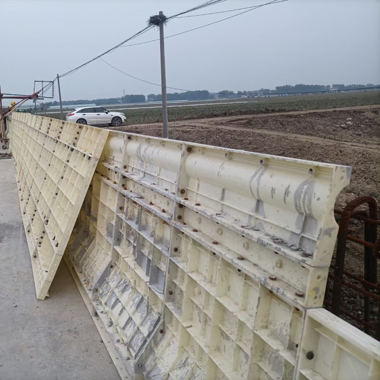 abs现浇桥梁高速防撞护栏模具防撞墙模板厂家清水混凝土塑料模型