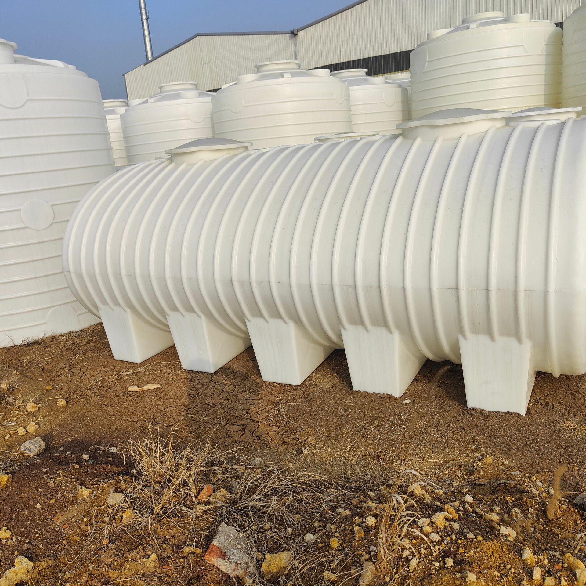 卧式牛筋料塑料大白桶 卧式水塔 卧式储水罐 污水处理罐 周转桶pe