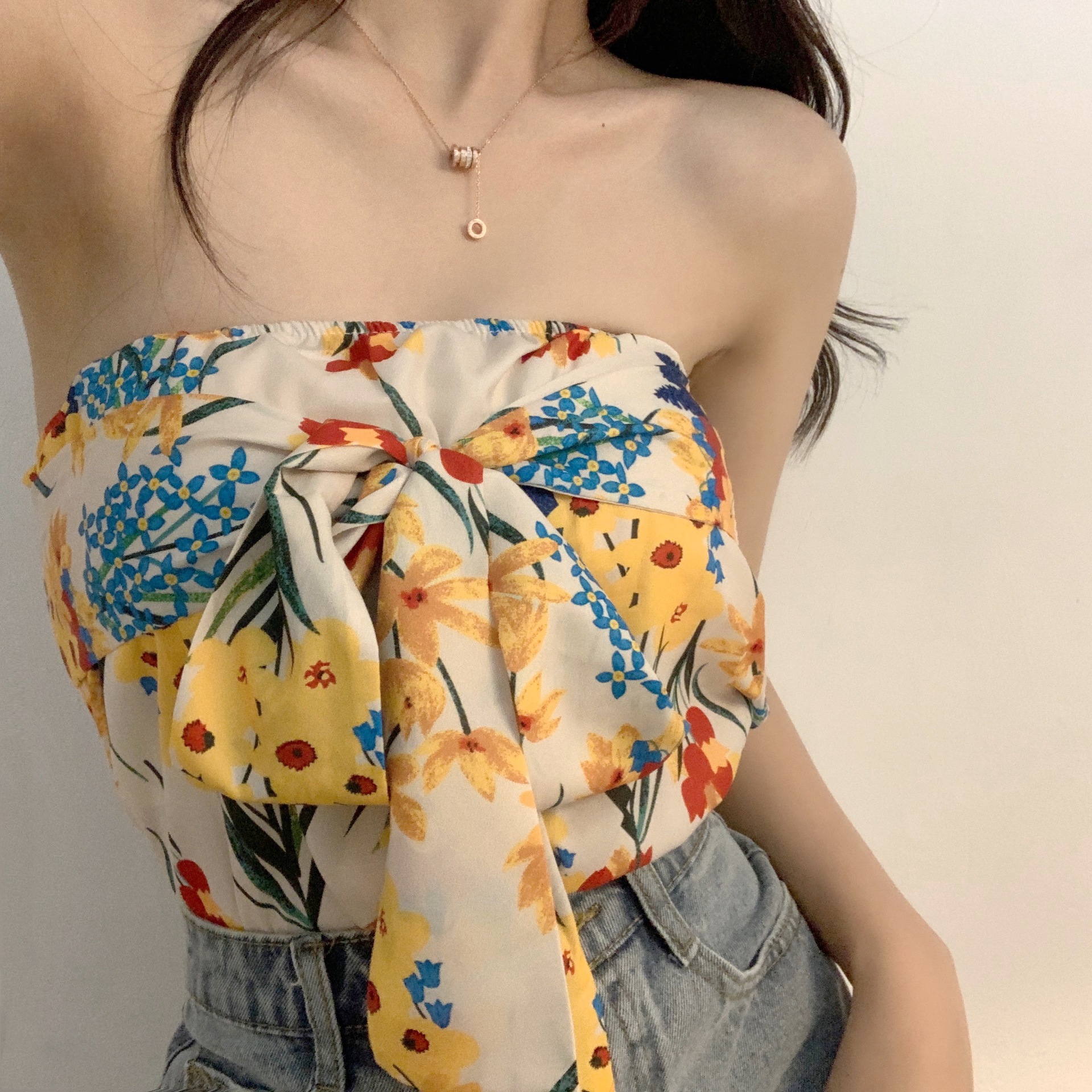 海南三亚度假背心吊带女秋修身海边短款上衣大理设计感旅游裹胸