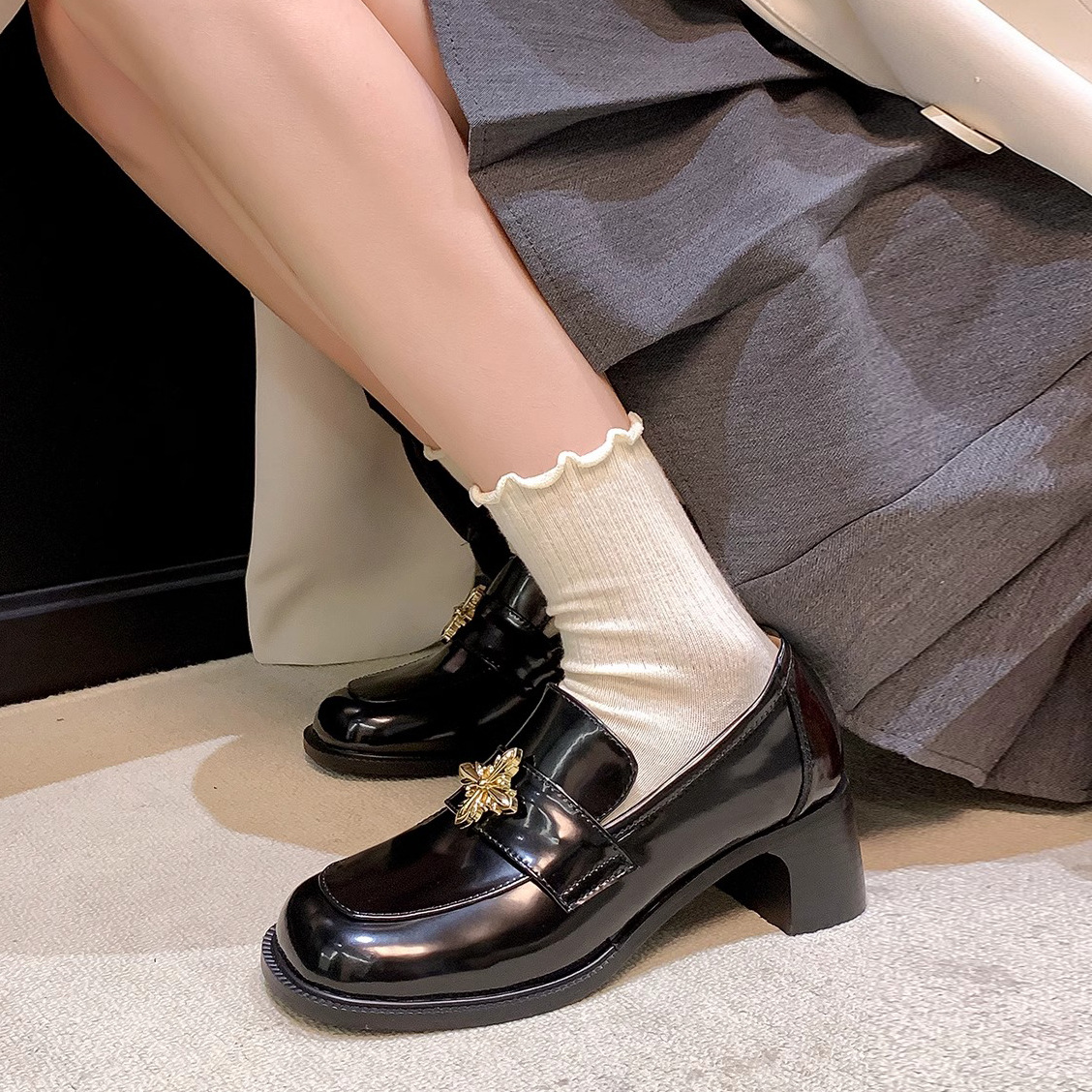 英伦风金属扣乐福鞋女高跟粗跟单鞋子2024春季新款学院风jk小皮鞋