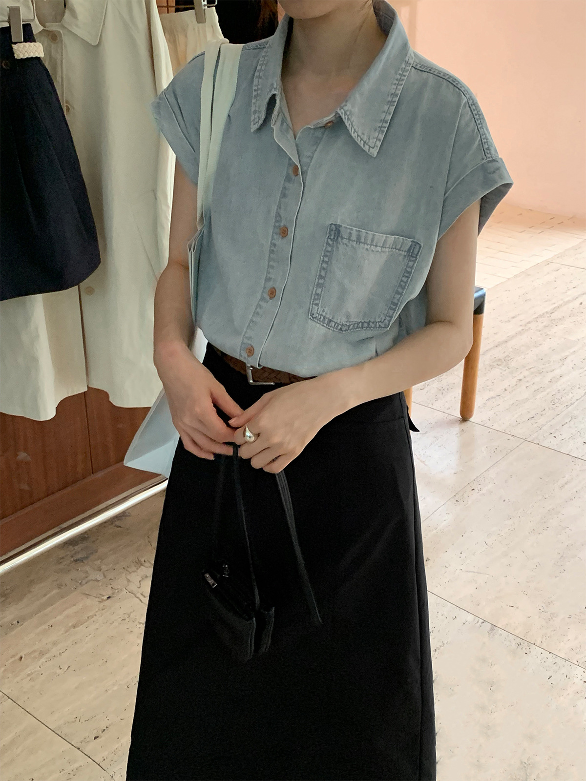 港风洗水棉牛仔薄衬衫女2024夏季新款宽肩卷边大袖口上衣22596