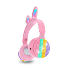 PM-06发光头戴式蓝牙耳机外贸供应马卡龙兔耳朵折叠插卡收音耳机