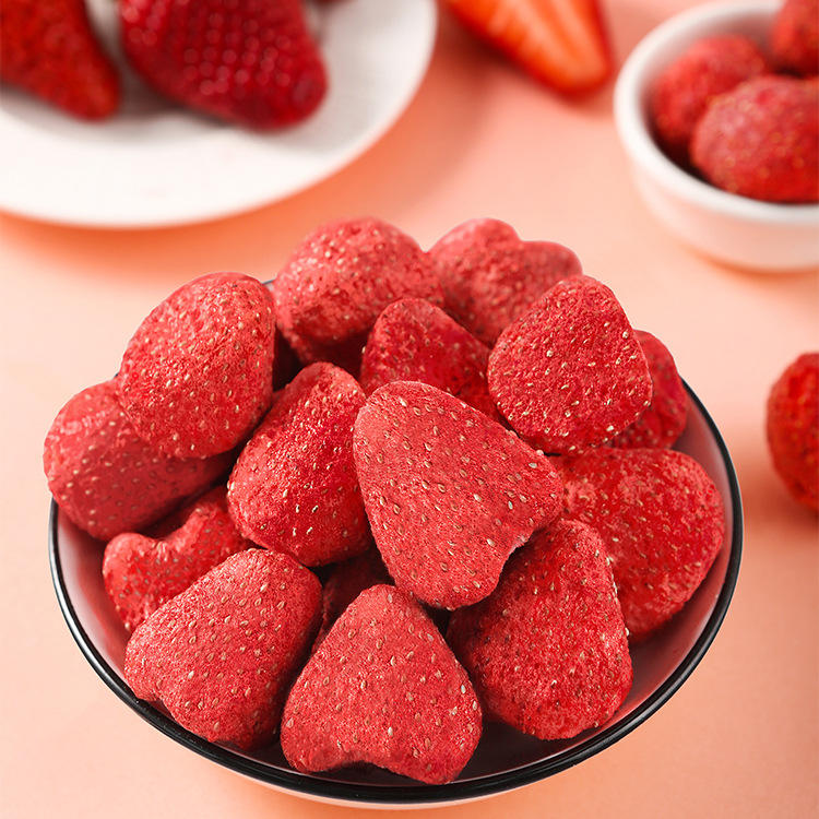 冻干草莓干冻干整颗草莓脆休闲零食烘焙原料散货大货批发