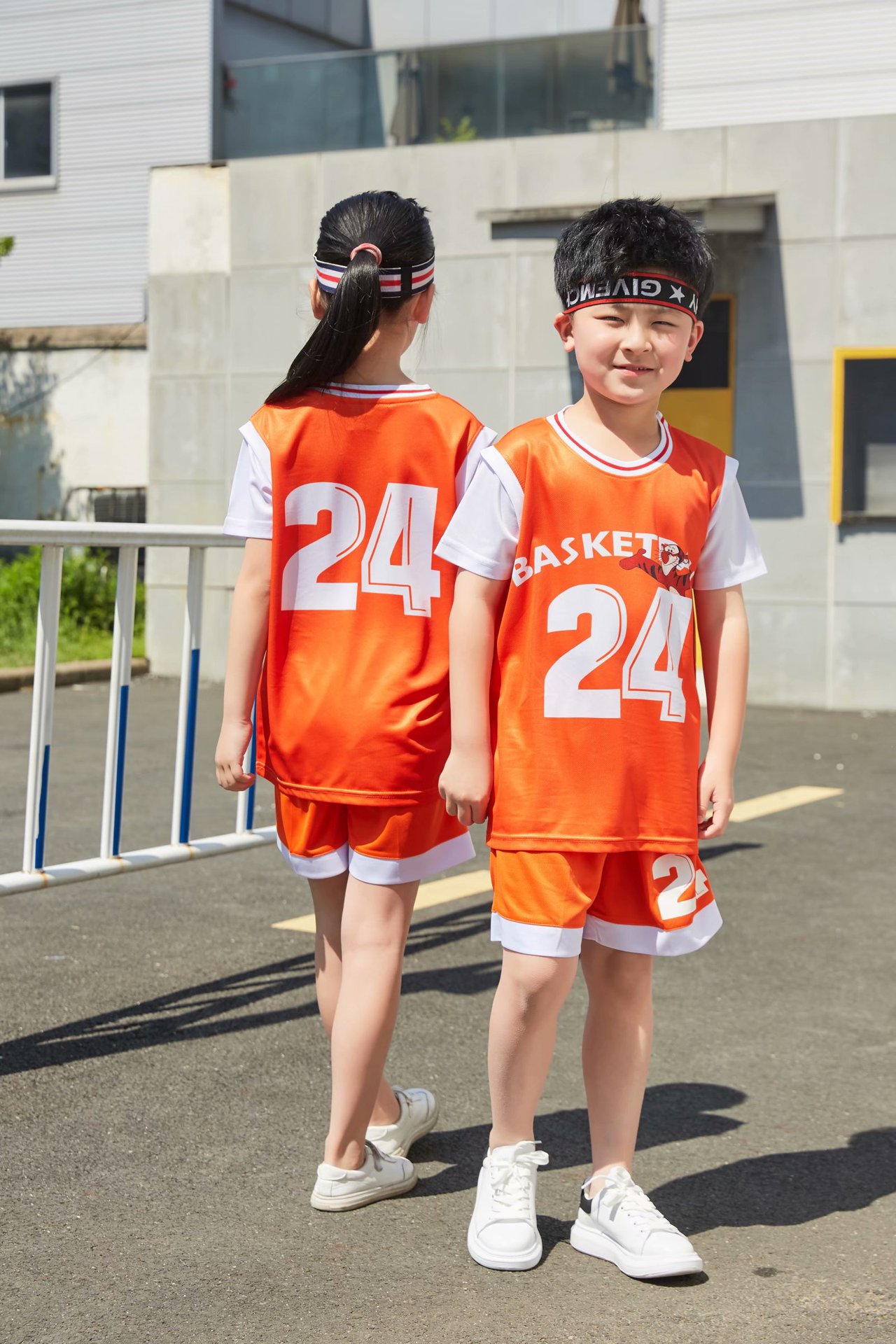 儿童10号篮球服套装男孩幼儿园女童球衣六一表演服小学生24号球服