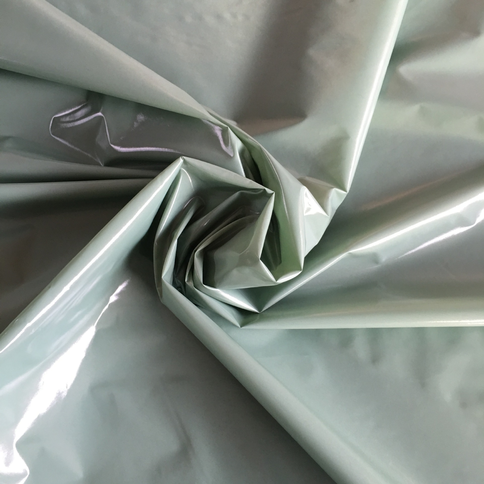 380t亮pu尼丝纺羽绒服棉服涂层女装雨衣面料20d漆皮高亮定制批发