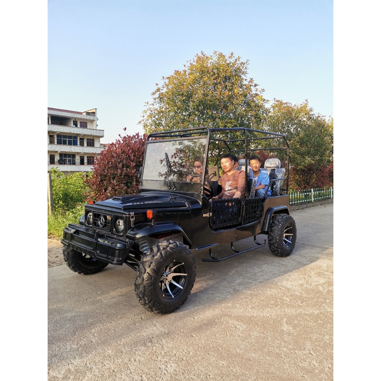 knl 电动沙滩车四轮越野沙漠摩托车utv全封闭老年代步车方向盘