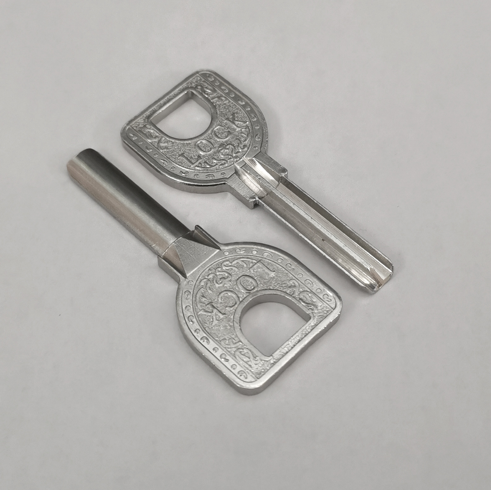 e-a60 适用于lock窄原子钥匙坯子 单排月牙纯铜钥匙胚