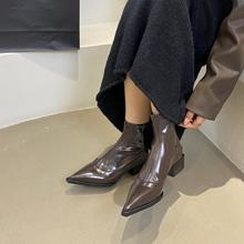 2023年秋冬季新款尖头短靴女女靴子时装粗跟瘦瘦靴小众设计马丁靴