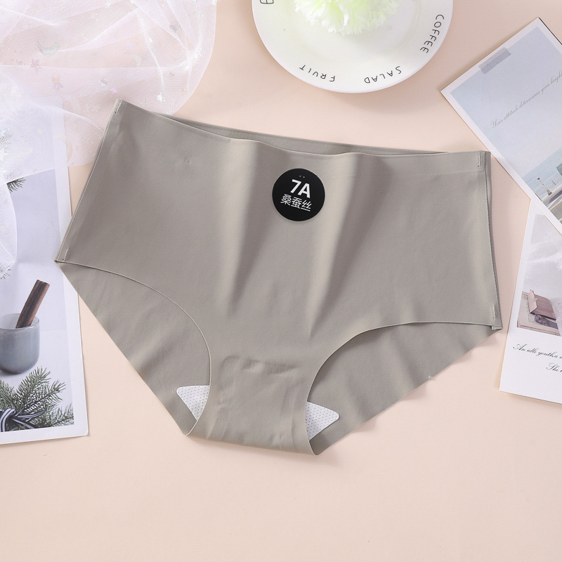 Best-Seller on Douyin Summer Mulberry Silk 7A Bottom Milk Leather Underwear Comfortable Not Stuffy plus Size Skin-Friendly Mid-Waist Women's Shorts