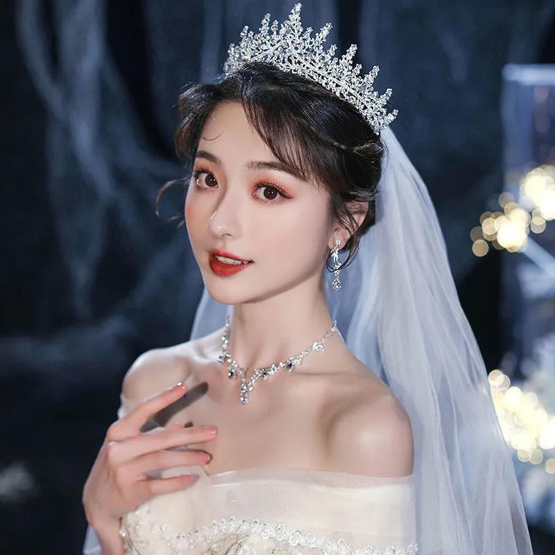 婚纱皇冠头饰女2022年新款超仙新娘结婚王冠套装成人生日发冠发饰