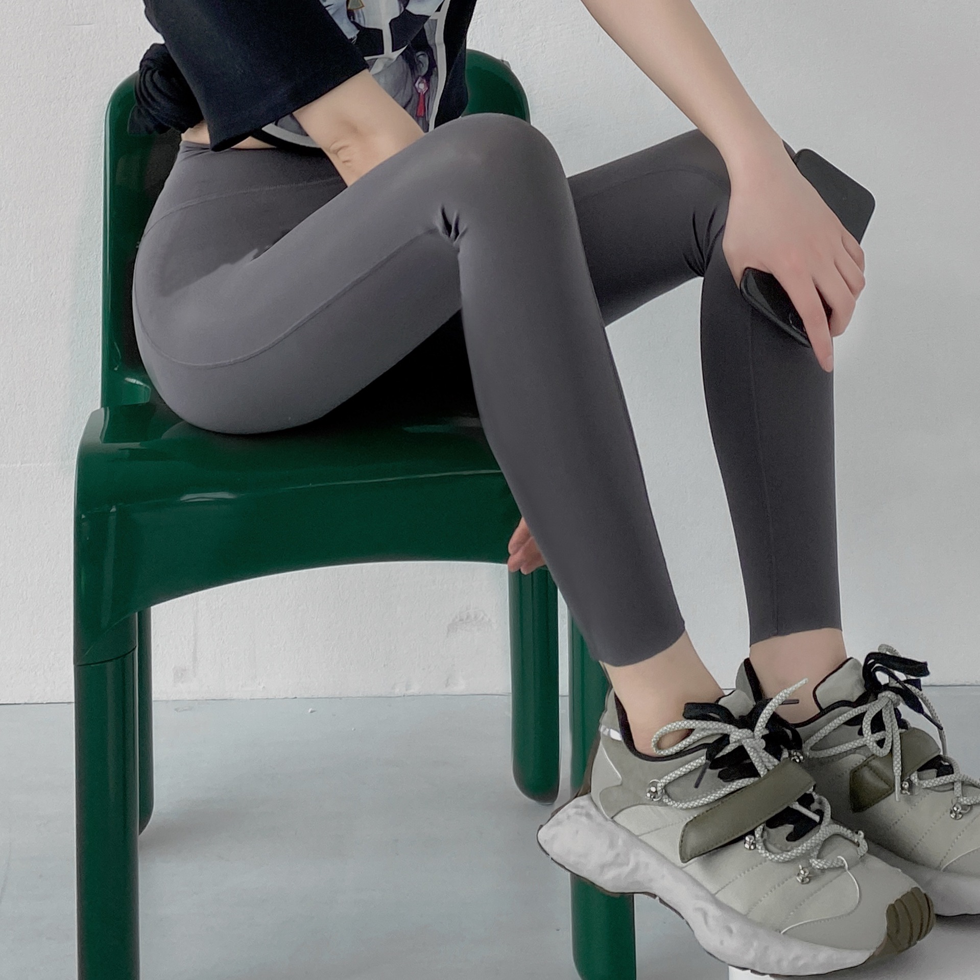 个性交叉腰鲨鱼裤夏款瑜伽裤弹力舒适九分裤韩版蜜桃臀裤子