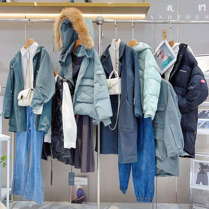 羽绒服套装组合品牌女装折扣剪标十三行秋冬反季清仓